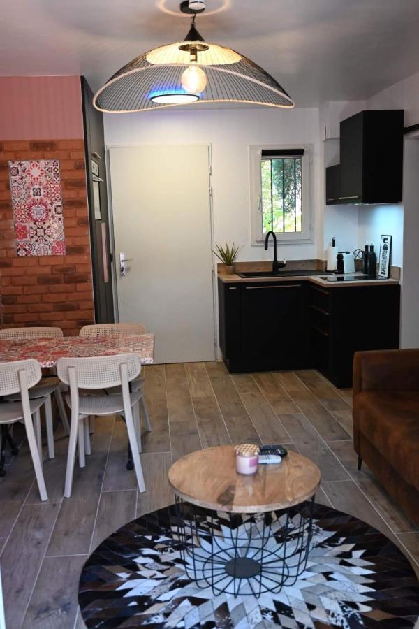 Appartement Cosy & Moderne A 180M De La Plage Санари-сюр-Мер Екстериор снимка